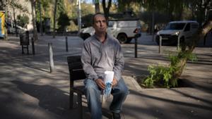 Manel, 55 anys: «Necessito feina ja, en una setmana em quedo al carrer»