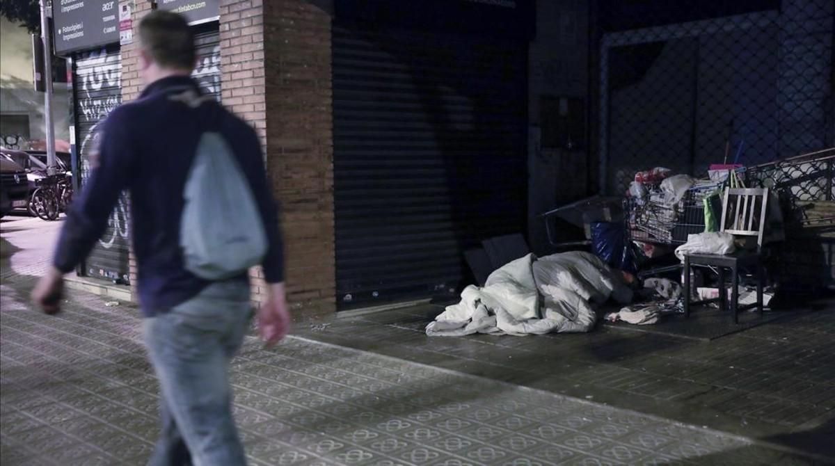 Càritas urgeix el Govern a desplegar la "deficient" renda de ciutadania Càritas urgeix el Govern a desplegar la "deficient" renda de ciutadania