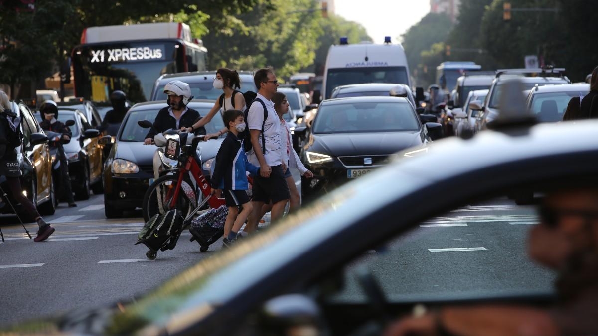Tráfico en las calles de Barcelona. 