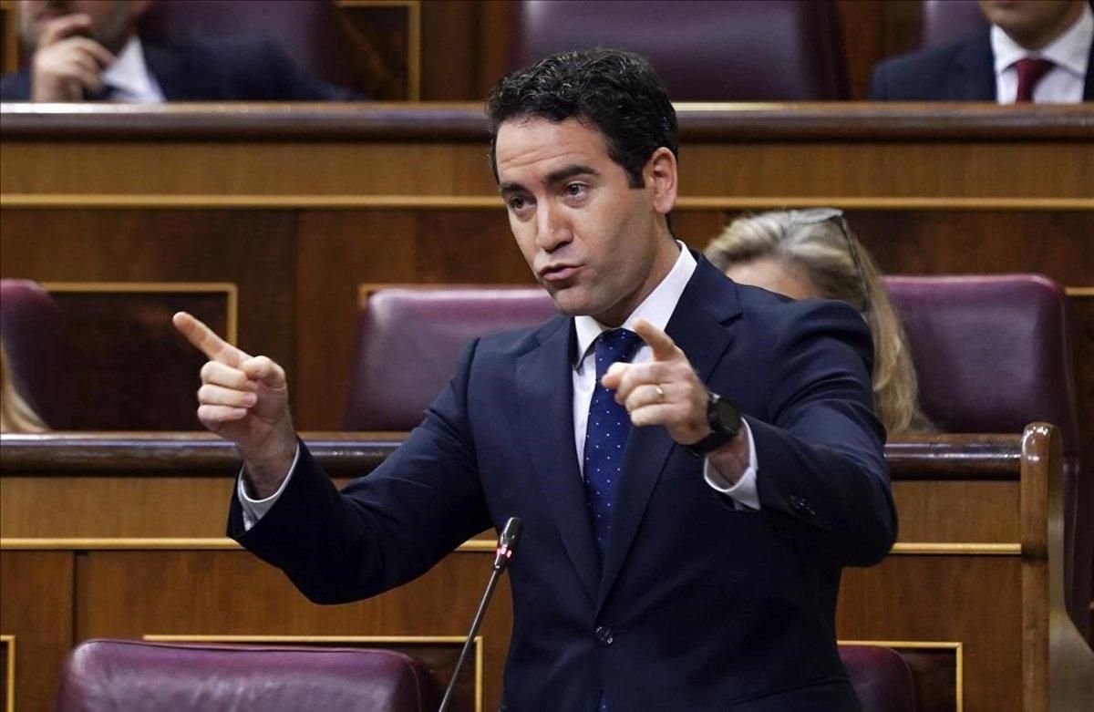 Sesión de Control al Gobierno esta mañana en el Congreso de los Diputados ,en la imagen Teodoro Garcia Egea diputado del PP. Sesión de Control al Gobierno esta mañana en el Congreso de los Diputados ,en la imagen Teodoro Garcia Egea diputado del PP.
