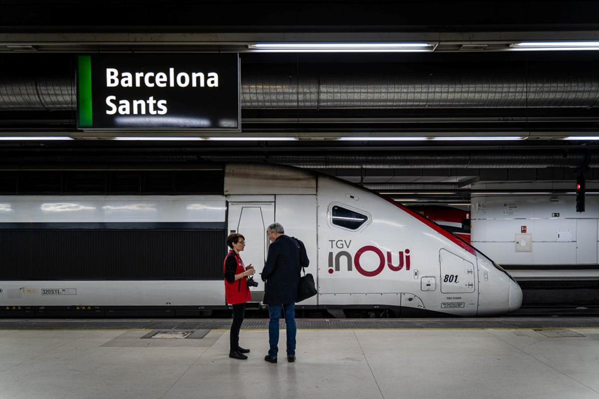 TGV Inoui que cubre el trayecto entre Barcelona y París