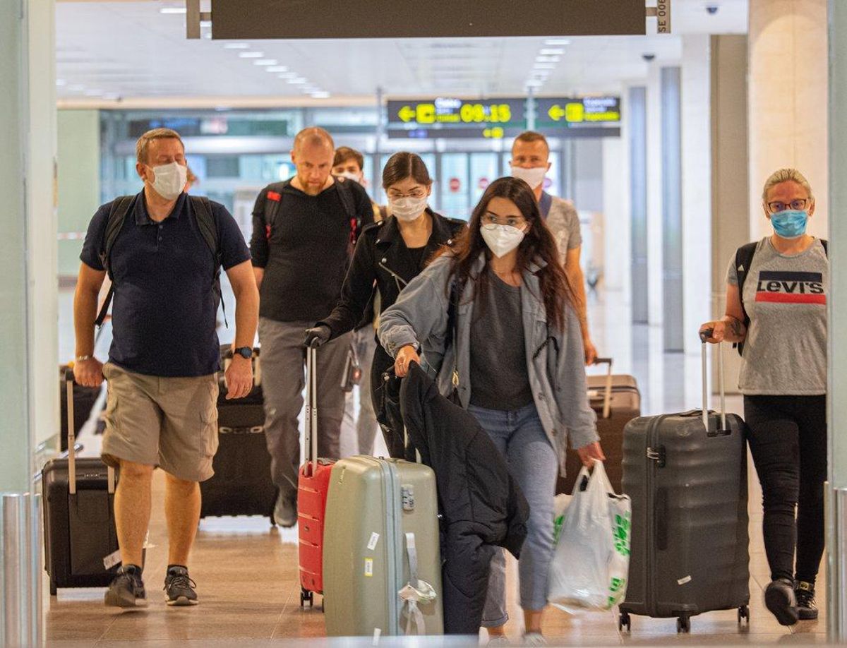 Llegada de turistas a la T1 del aeropuerto de Barcelona-El Prat. Llegada de turistas a la T1 del aeropuerto de Barcelona-El Prat.