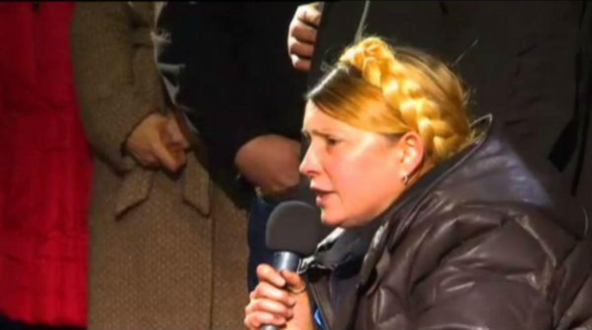 Timoshenko ha sido recibida en la plaza central de Kiev, por más de 50.000 personas.