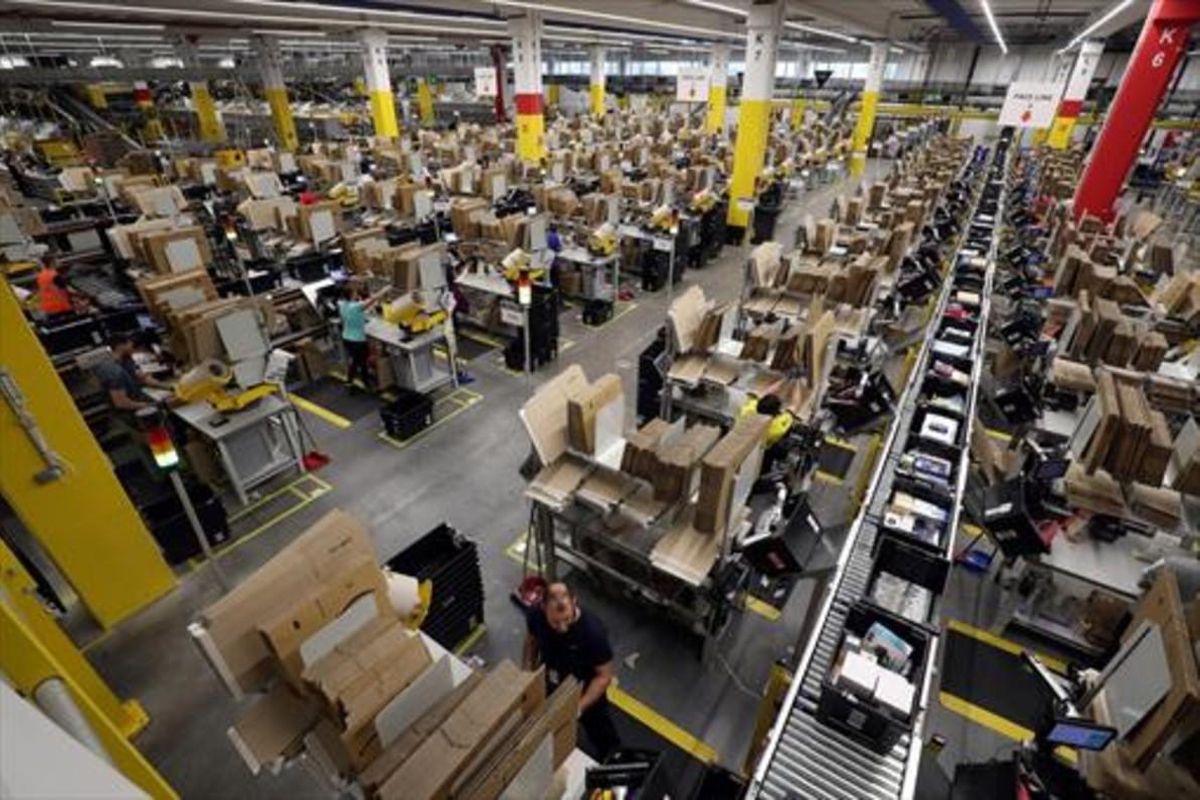 ALMACÉN DE UN ’MARKETPLACE’Las pymes se aprovechan de la gran estructura de estas plataformas. ALMACÉN DE UN ’MARKETPLACE’Las pymes se aprovechan de la gran estructura de estas plataformas.