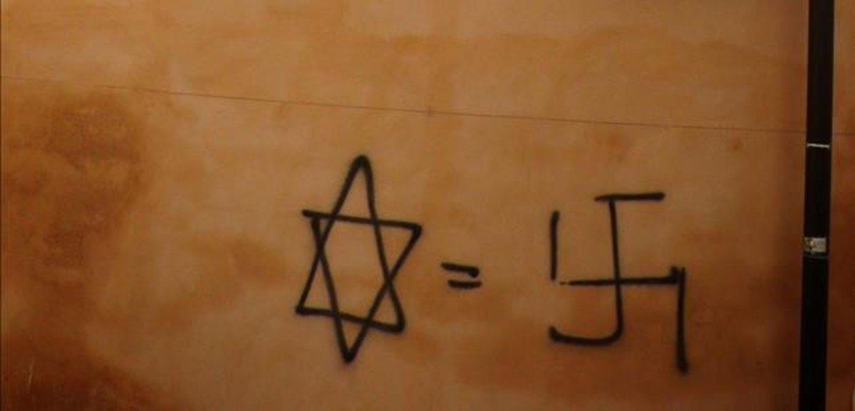 Pintada antisemita en una calle de Granada.