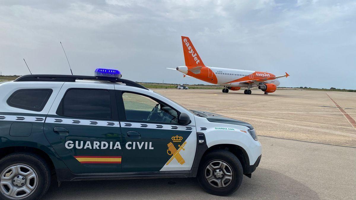 Detenido por amenaza de bomba en un avión que volaba de Londres a Menorca