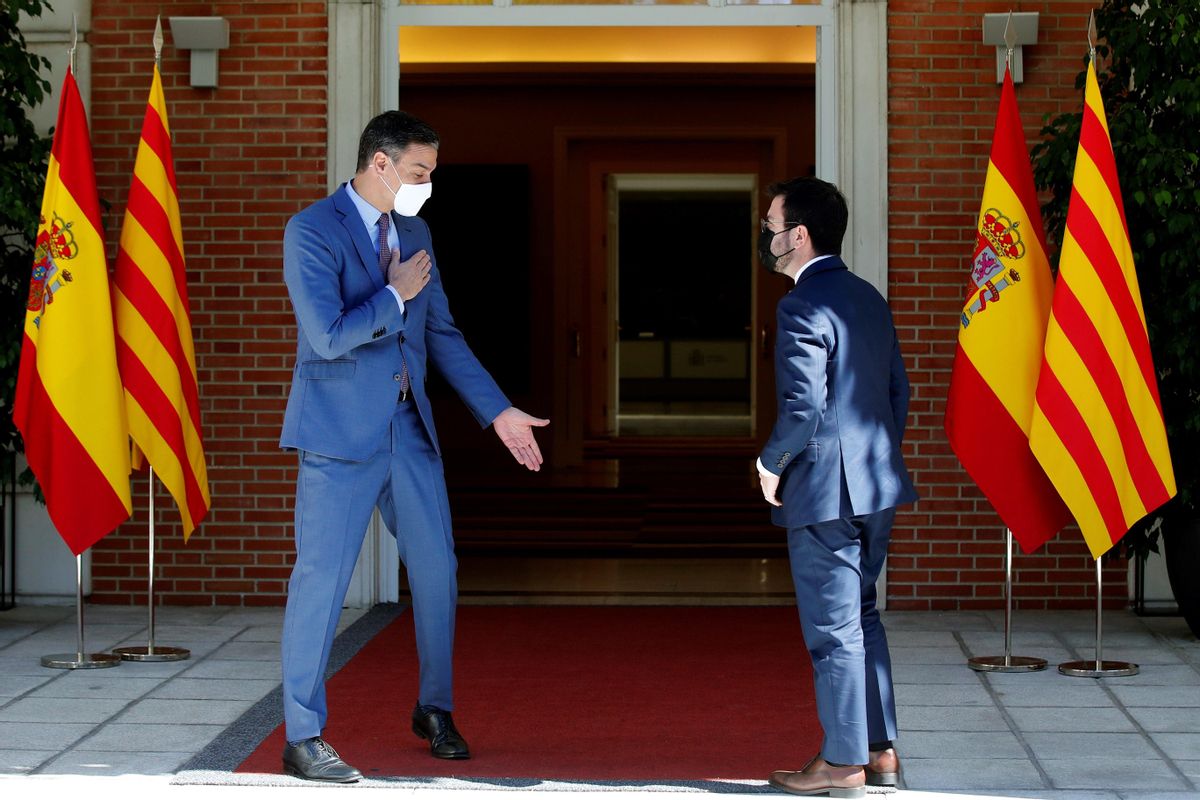 El presidente del Gobierno, Pedro Sánchez, y el de la Generalitat, Pere Aragonès, en La Moncloa. El presidente del Gobierno, Pedro Sánchez, y el de la Generalitat, Pere Aragonès, en La Moncloa.