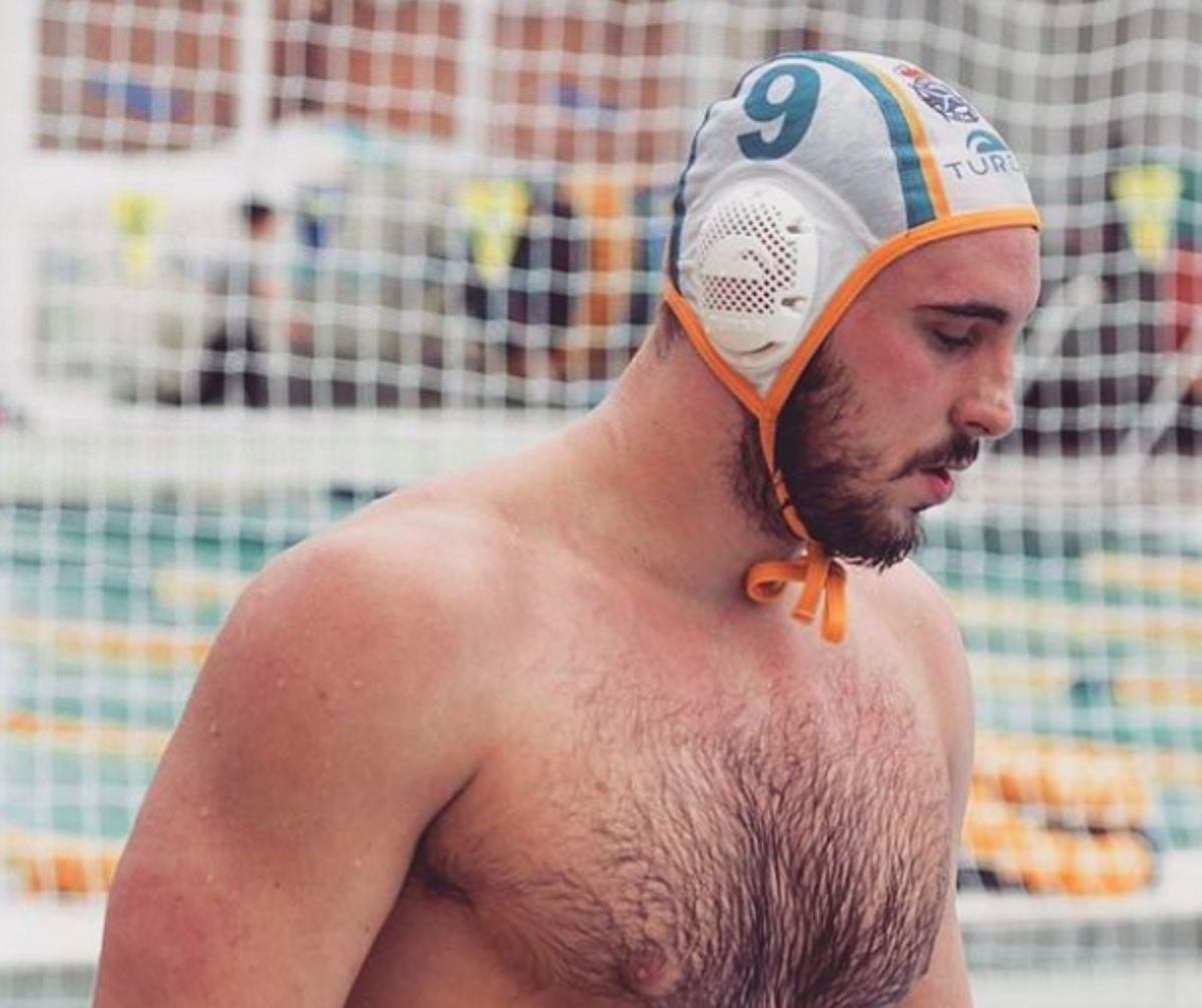 Un waterpolista denuncia entre llàgrimes que un rival li va dir «maricon» al derbi Terrassa-Sabadell Un waterpolista denuncia entre llàgrimes que un rival li va dir «maricon» al derbi Terrassa-Sabadell
