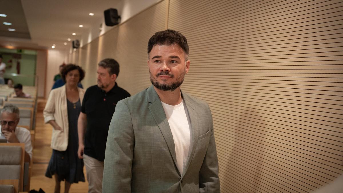 Rufián asegura que el da «más miedo» Yolanda Díaz que Abascal, tras haber «dejado en la cuneta» a Irene Montero Rufián asegura que el da «más miedo» Yolanda Díaz que Abascal, tras haber «dejado en la cuneta» a Irene Montero