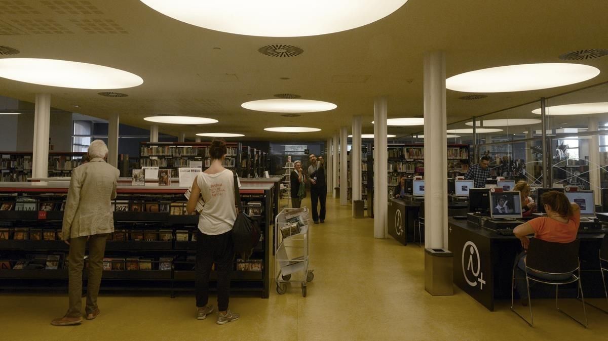 La biblioteca Manel Arranz, en Can Saladrigas. La biblioteca Manel Arranz, en Can Saladrigas.