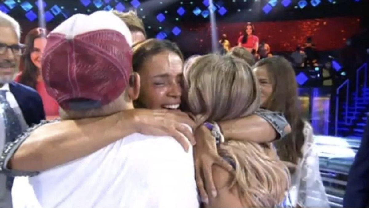 La reacción de Belén Rodríguez a la aparición de David Flores para recibir a Olga en 'Supervivientes' La reacción de Belén Rodríguez a la aparición de David Flores para recibir a Olga en 'Supervivientes'