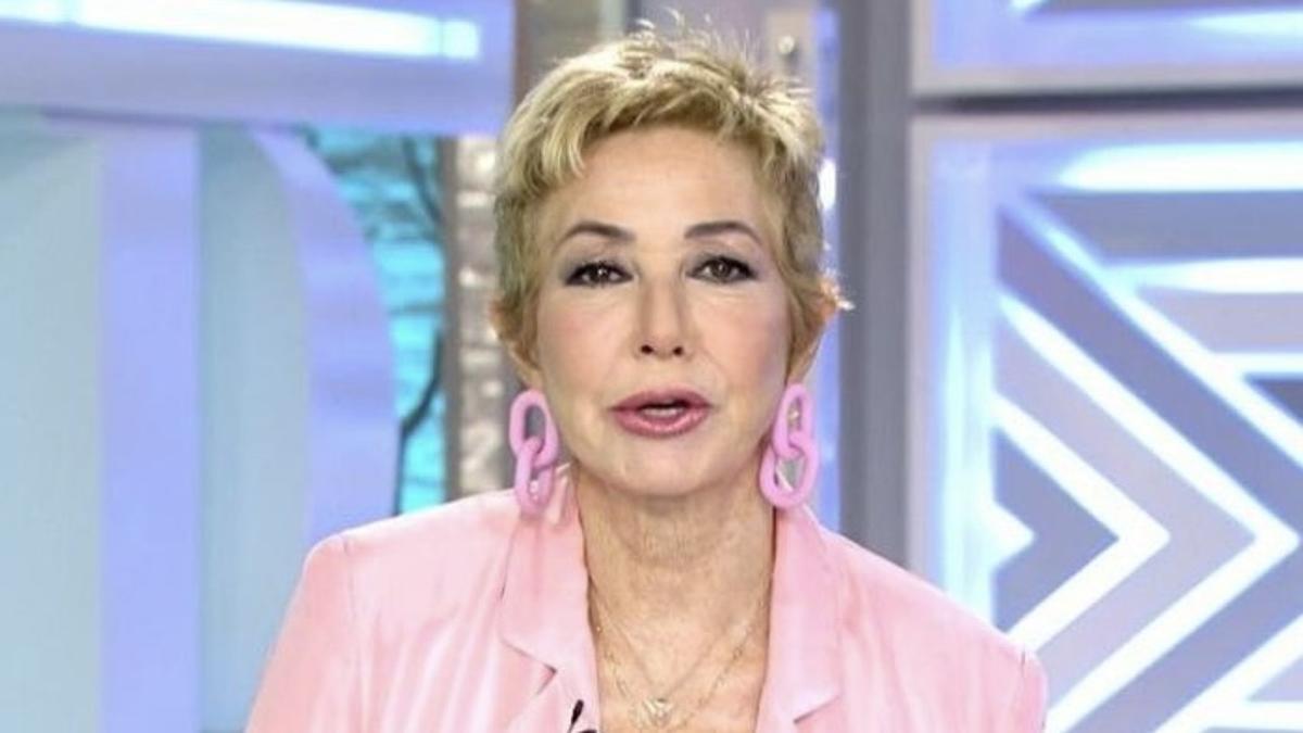 Ana Rosa Quintana defiende a Isabel Pantoja por la contundente postura de Kiko Rivera Ana Rosa Quintana defiende a Isabel Pantoja por la contundente postura de Kiko Rivera