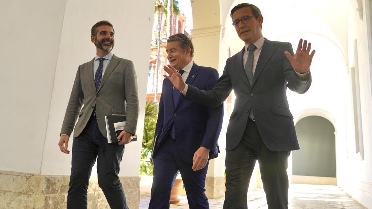 Sanidad Andalucía |  El Gobierno andaluz cambia los contratos sanitarios tras usar una vía de emergencia derogada