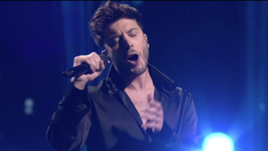 Blas Cantó durante su actuación en la gran final de Eurovisión 2021