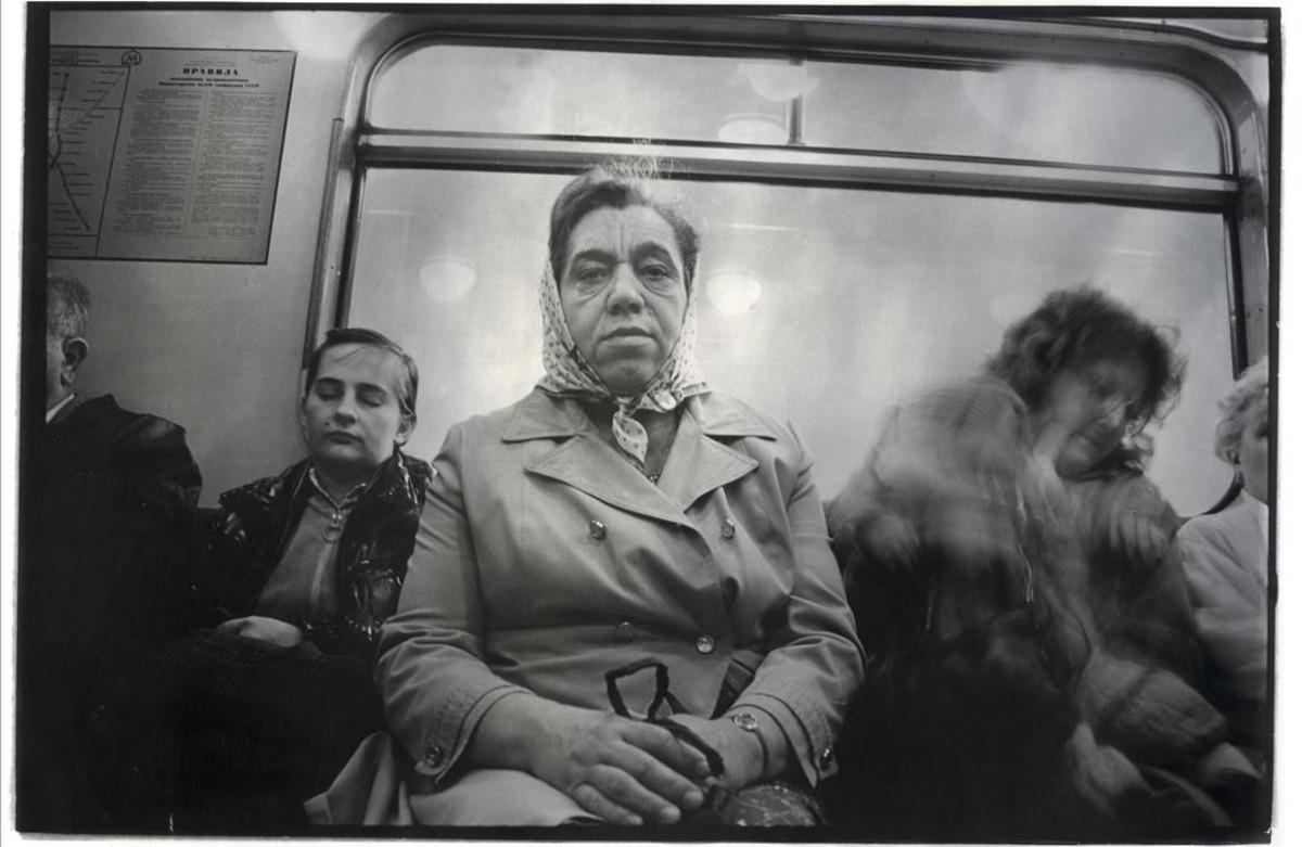 Una de las imágenes de la muestra ’M’, con fotografías tomadas en el metro de Járkov (antigua URSS) por Misha Pedan en 1985 y 86.
