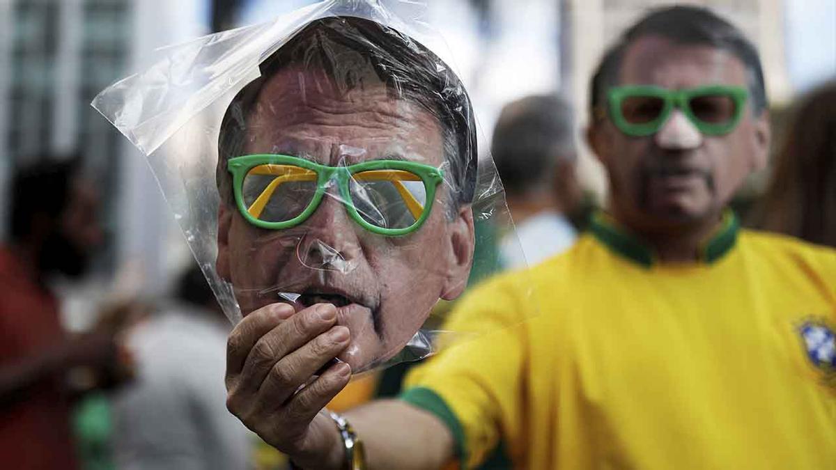 Bolsonaro : “Estoy a favor de la tortura”. El ultraderechista a un paso de la presidencia en Brasil.