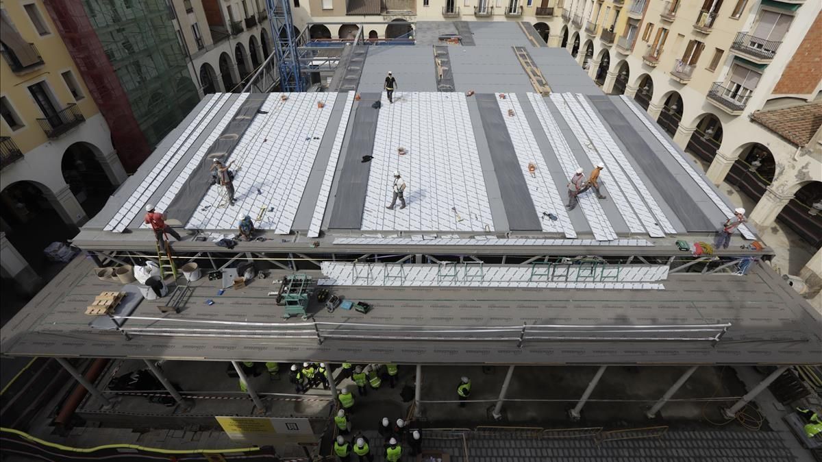Vista superior de las obras del flamante nuevo mercado de Sant Andreu. Vista superior de las obras del flamante nuevo mercado de Sant Andreu.
