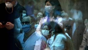 Equipo médico del Hospital Universitario Saint George de Beirut encargado del atender a los pacientes de coronavirus.