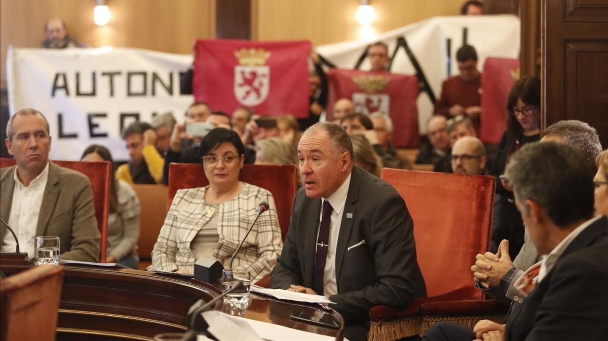 El pleno del Ayuntamiento de León aprueba la moción a favor de la Región Leonesa