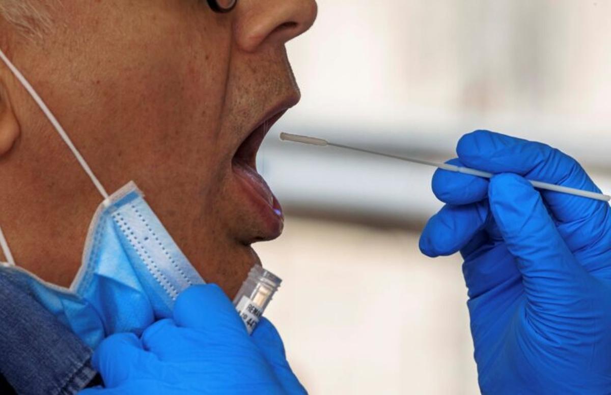 Test de saliva, ¿Son más fiables para detectar positivos por ómicron?