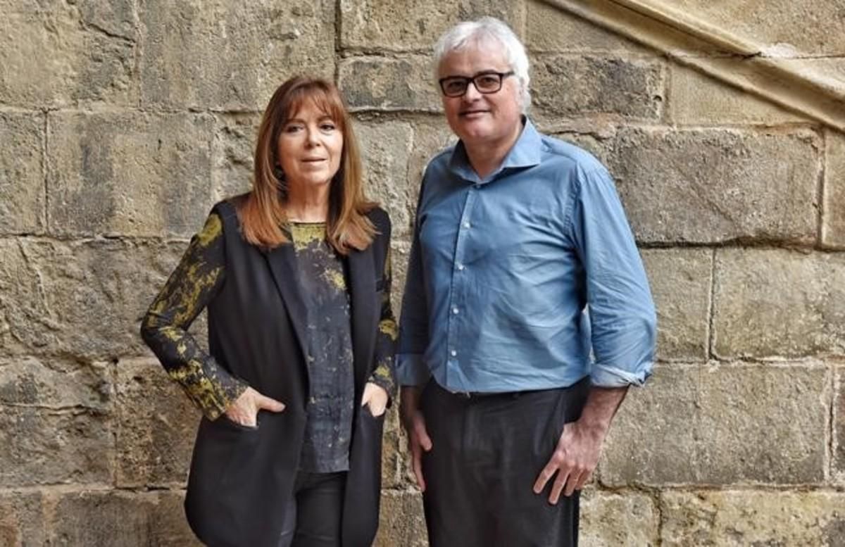 Maria del Mar Bonet y Jordi Bianciotto, antes de presentar el libro ’Maria del Mar Bonet, intensament’. Maria del Mar Bonet y Jordi Bianciotto, antes de presentar el libro ’Maria del Mar Bonet, intensament’.