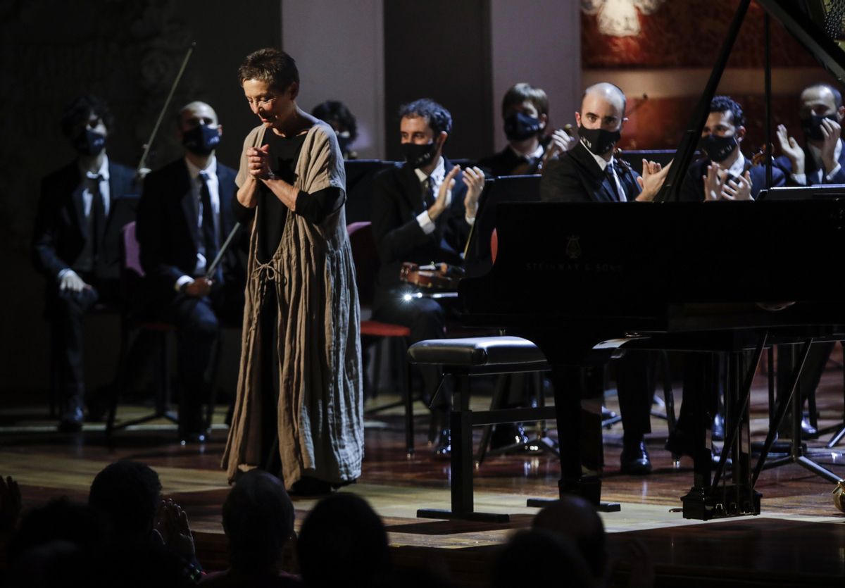 La pianista Maria João Pires en el escenario del Palau de la Música La pianista Maria João Pires en el escenario del Palau de la Música