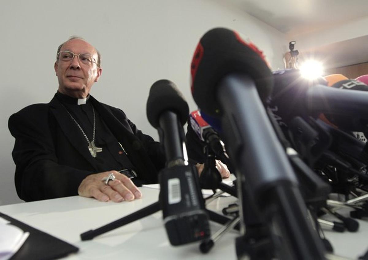 El jefe del arzobispado belga, André Joseph Leonard, durante una rueda de prensa el 13 de septiembre del 2010, en Bruselas.