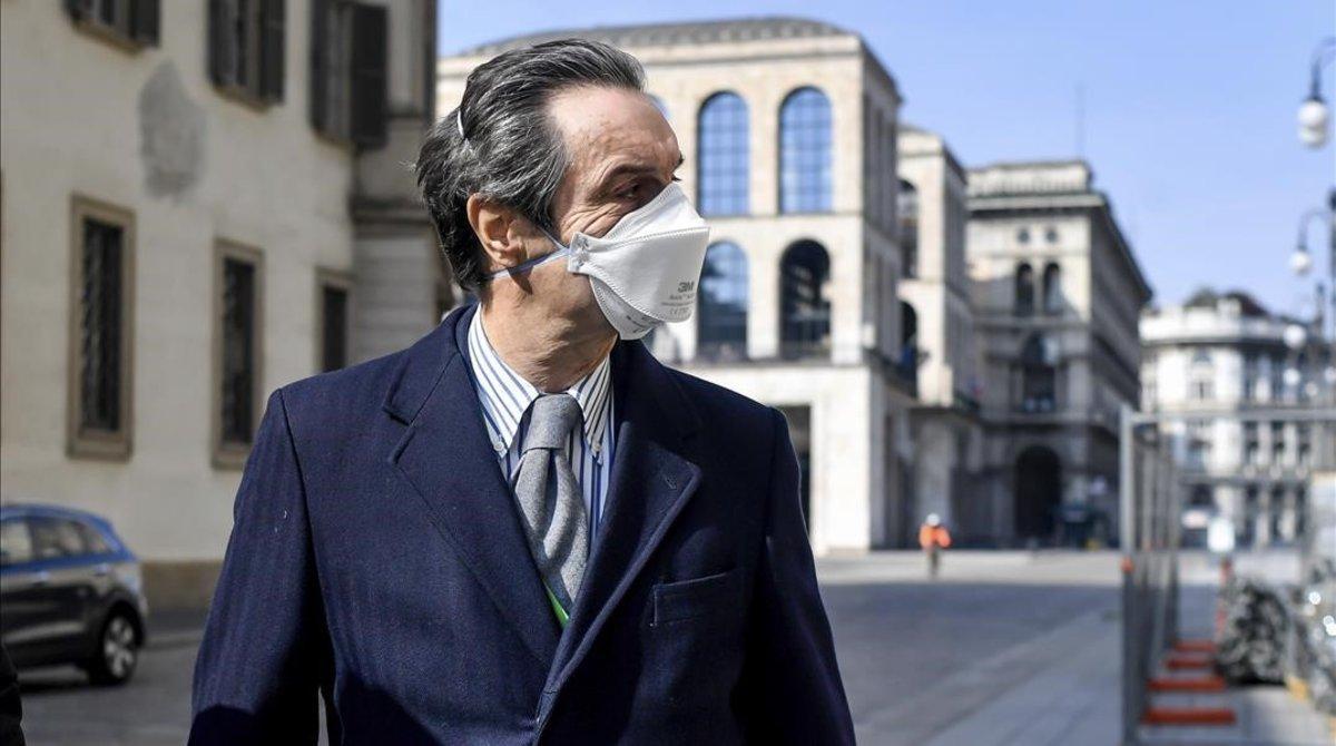 Attilio Fontana, el gobernador de Lombardía, con la mascarilla puesta este domingo en Milán.