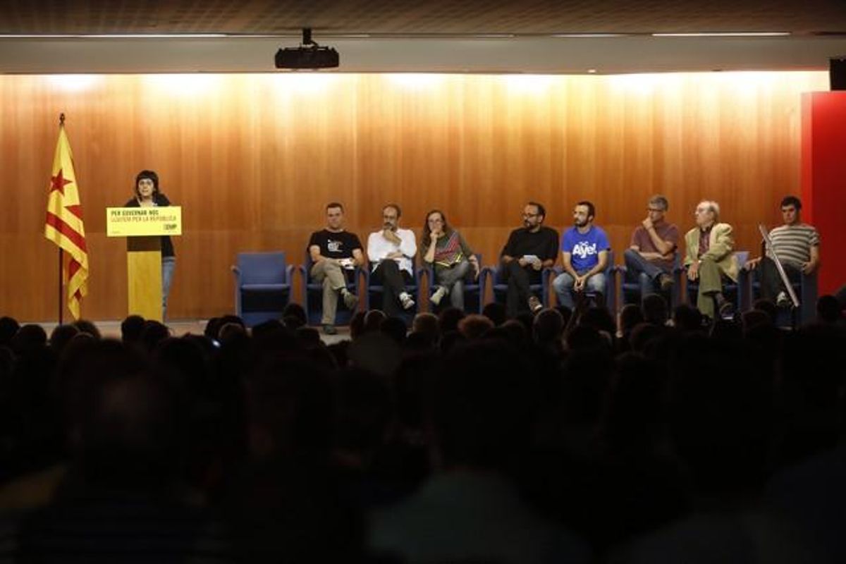 Antonio Baños, en la conferencia de la CUP de este jueves, dirigiéndose a los asistentes. Antonio Baños, en la conferencia de la CUP de este jueves, dirigiéndose a los asistentes.
