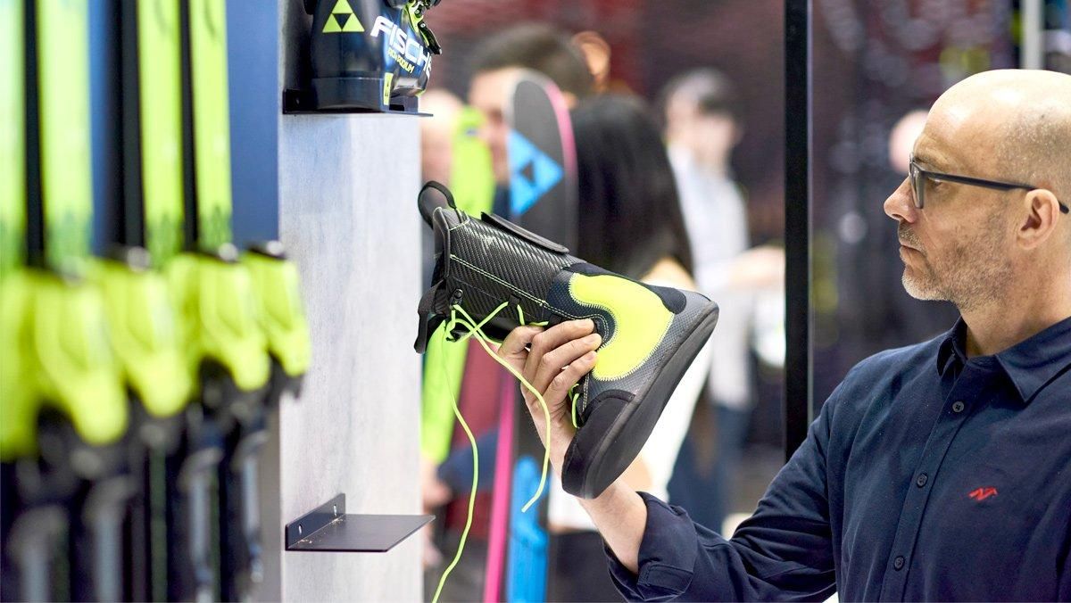 Un expositor en la 50ª edición de la ISPO de Múnich. Un expositor en la 50ª edición de la ISPO de Múnich.