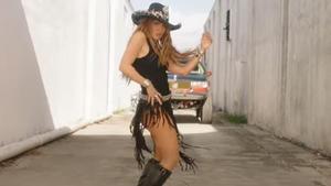 Shakira, en el videoclip de El Jefe