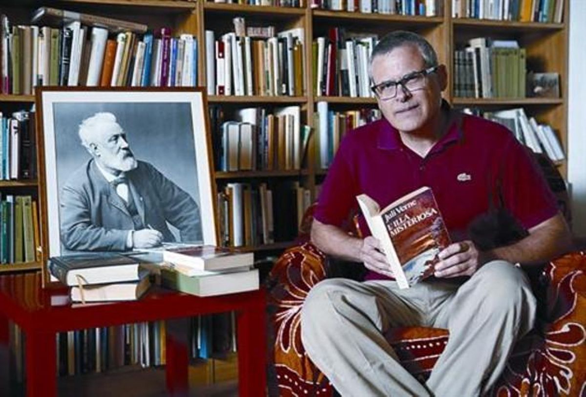Pasqual Bernat: "Me inspira la tenacidad de los personajes de Verne" Pasqual Bernat: "Me inspira la tenacidad de los personajes de Verne"