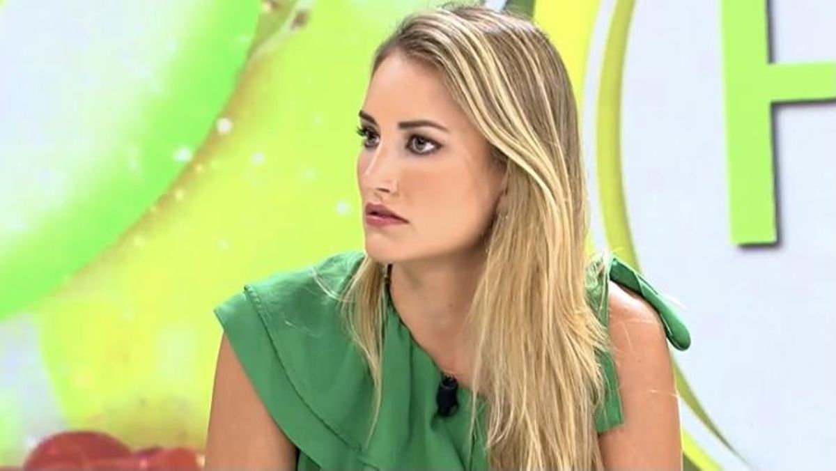 Alba Carrillo ataca Rocío Flores per defensar Rocío Carrasco: «Ella no va tirar ningú per les escales» Alba Carrillo ataca Rocío Flores per defensar Rocío Carrasco: «Ella no va tirar ningú per les escales»