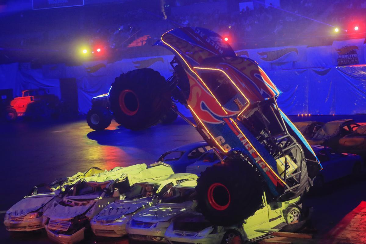 Espectáculo Hot Wheels Monster Trucks Glow Party en Madrid FOTOS