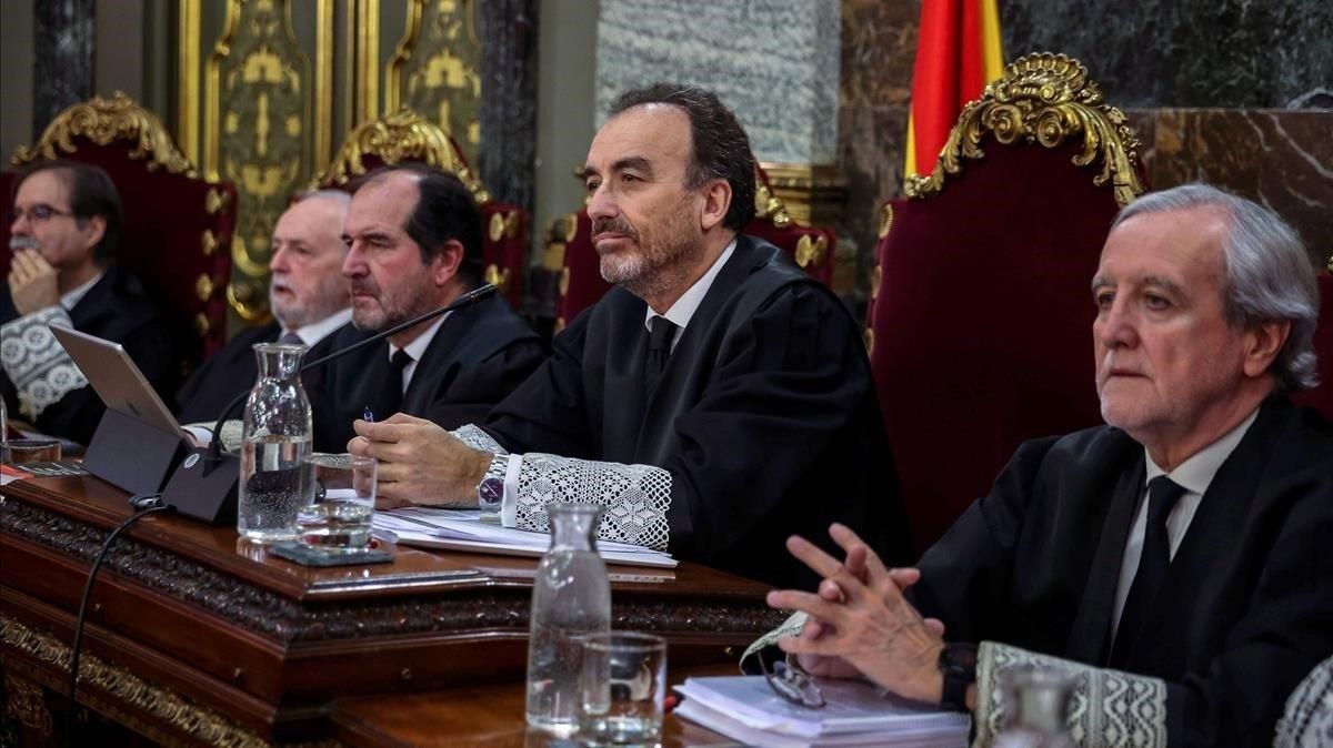 Manuel Marchena, en el centro, figura crucial del juicio a la cúpula independentista. Manuel Marchena, en el centro, figura crucial del juicio a la cúpula independentista.