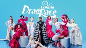 Las concursantes de ’Drag race España’, con la presentadora, Supremme de Luxe (centro).