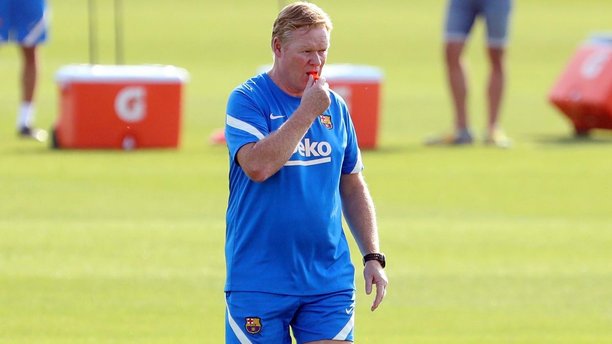 Ronald Koeman, en un entrenamiento en Sant Joan Despí. Ronald Koeman, en un entrenamiento en Sant Joan Despí.
