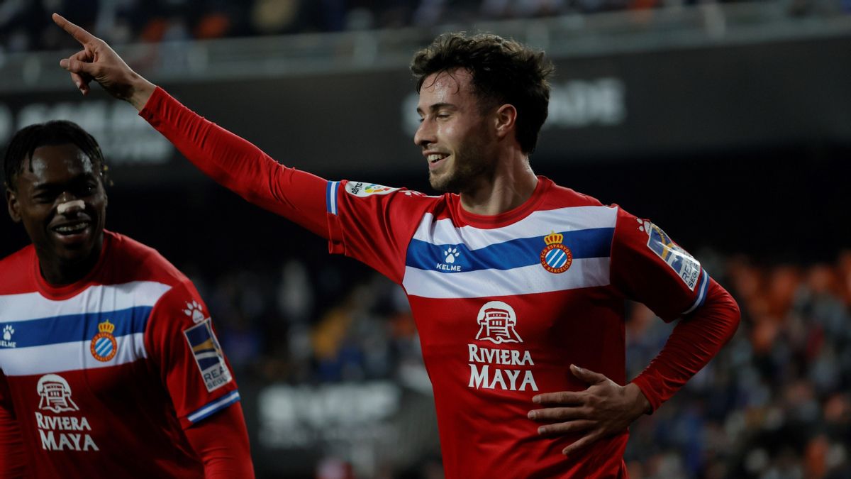 Javi Puado celebra el gol de la victoria del Espanyol en Mestalla. Javi Puado celebra el gol de la victoria del Espanyol en Mestalla.