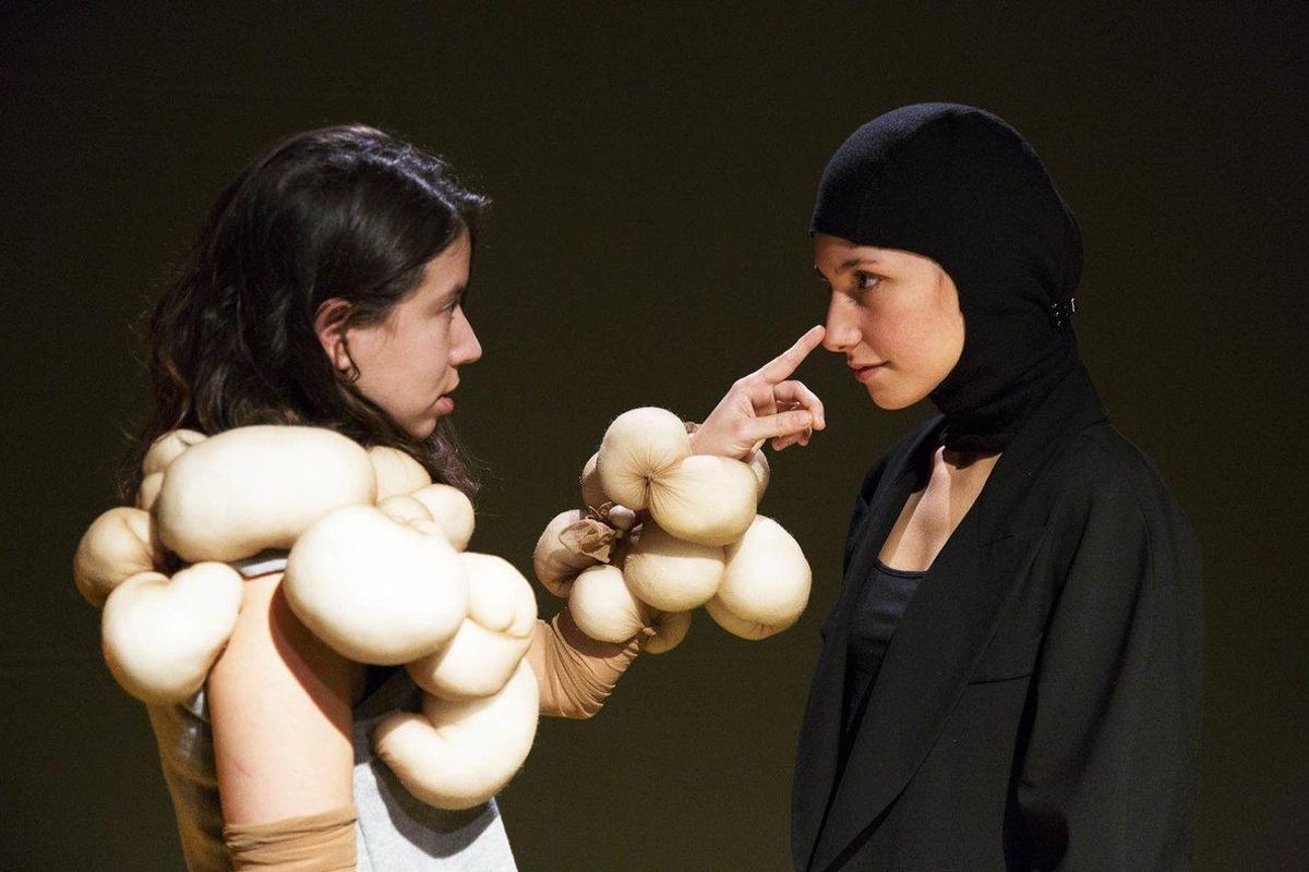 Ginebra Vall y Cintia Ballbé, las protagonistas de ’Vale Vale Vale’. Ginebra Vall y Cintia Ballbé, las protagonistas de ’Vale Vale Vale’.