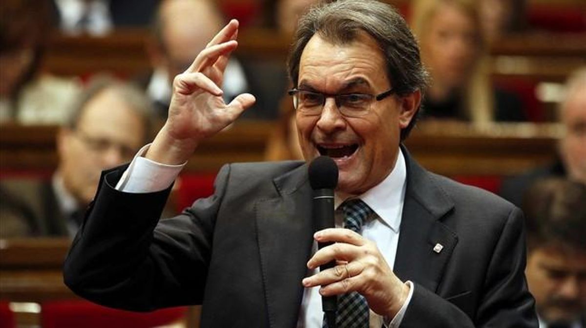El ’president’, Artur Mas, este miércoles, 22 de enero, en el Parlament. EFE / ALBERTO ESTÉVEZ El ’president’, Artur Mas, este miércoles, 22 de enero, en el Parlament. EFE / ALBERTO ESTÉVEZ
