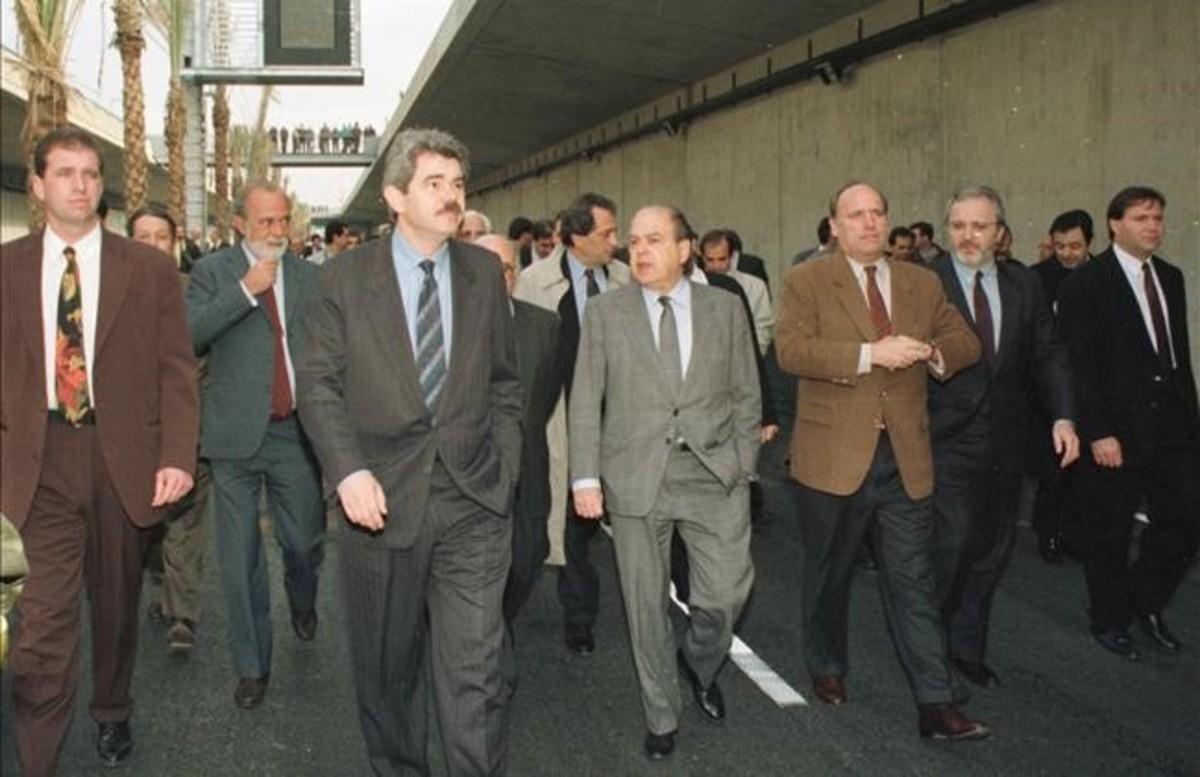 Pasqual Maragall y Jordi Pujol, a principios de los años, en el paseo inaugural de la Ronda de Dalt