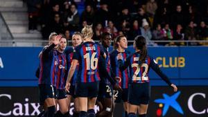 Las futbolistas del Barça celebran la goleada ante el Levante Las Planas