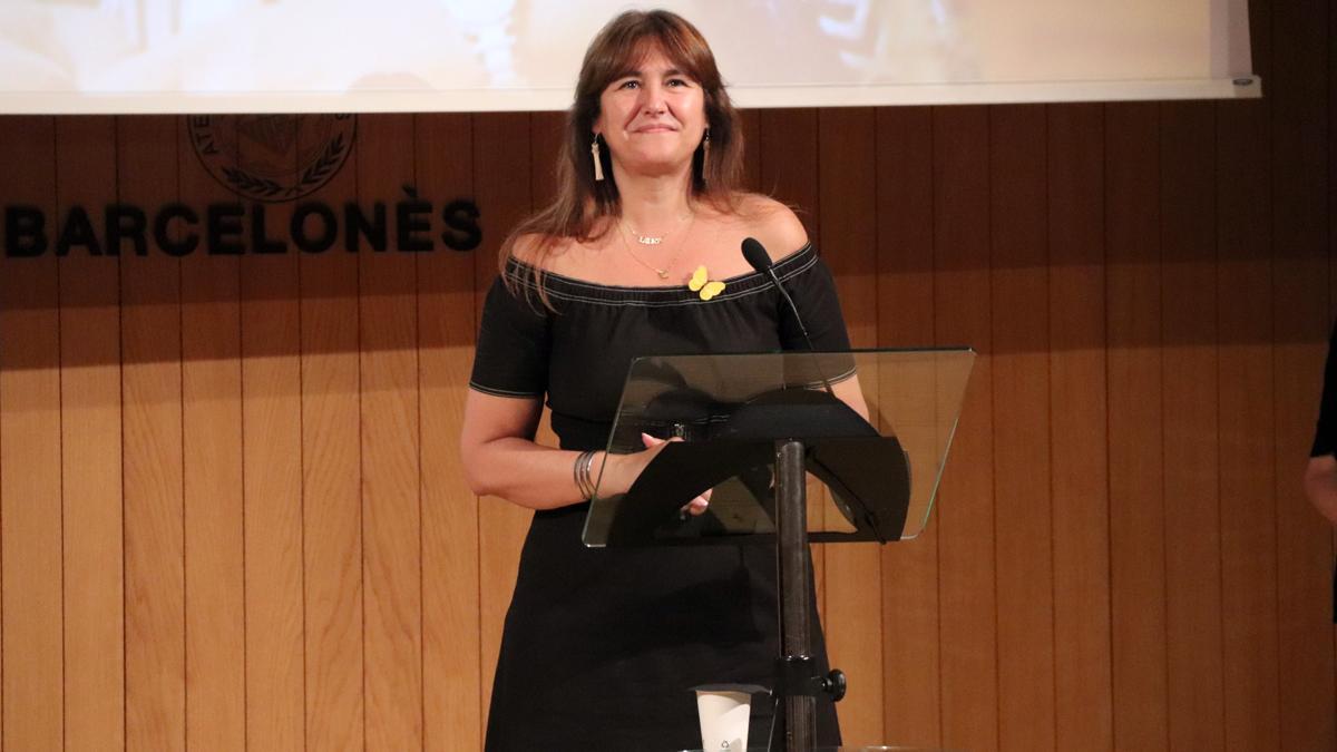Creix la tempesta al Parlament per les llicències per edat en un altre front obert per a Borràs Creix la tempesta al Parlament per les llicències per edat en un altre front obert per a Borràs