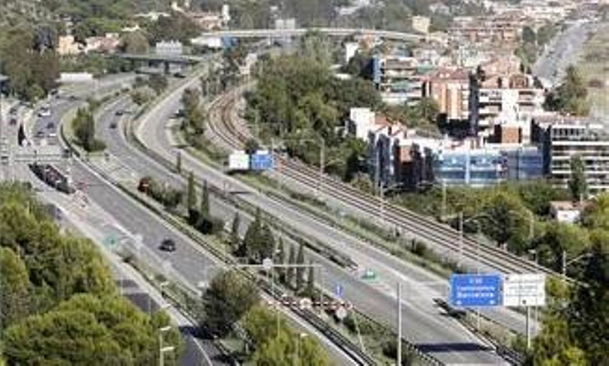 Els veïns de Les Botigues de Sitges i Garraf podran trencar el confinament municipal per anar a Castelldefels Els veïns de Les Botigues de Sitges i Garraf podran trencar el confinament municipal per anar a Castelldefels