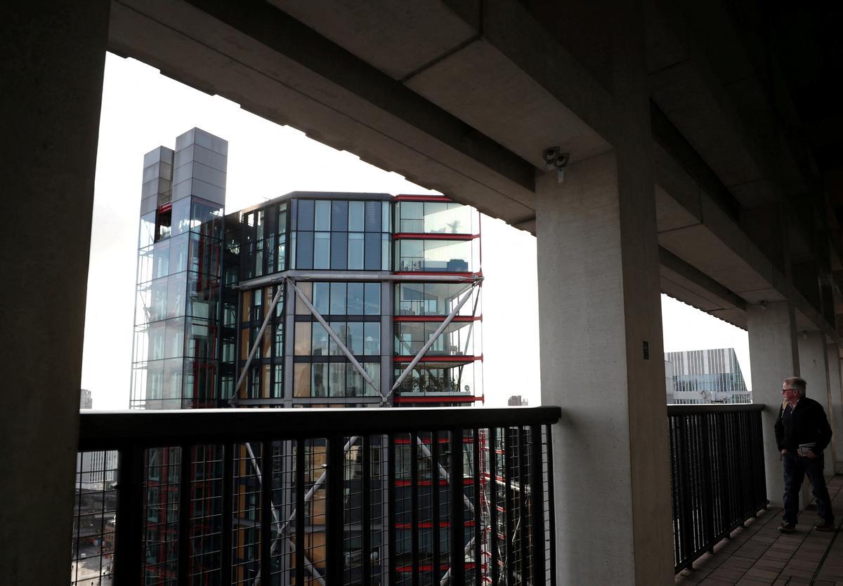 Desde el mirador del Tate Modern se observa el interior de las viviendas del edificio de enfrente.