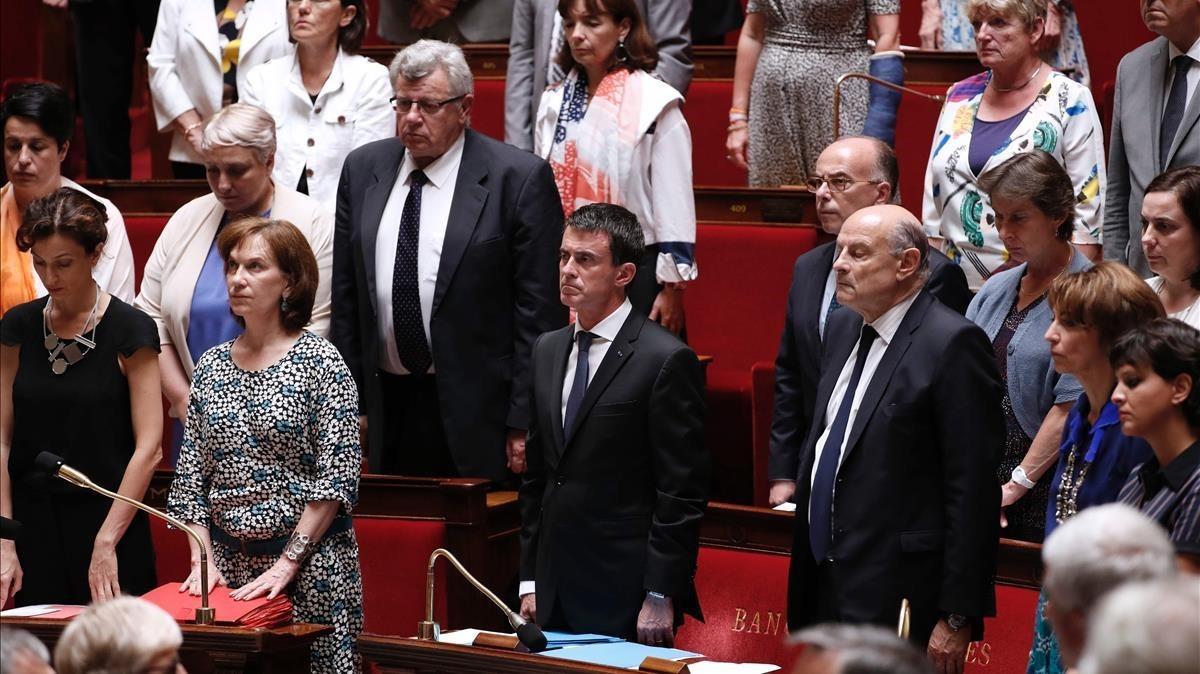 Manuel Valls en su escaño en la Asamblea Nacional francesa, en julio del 2016.