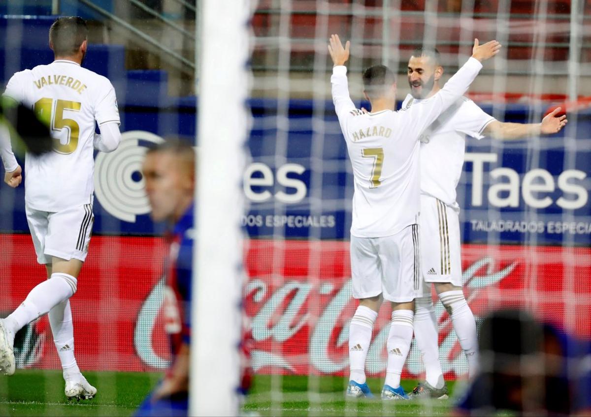 Hazard se exhibe en la mejor versión coral del Madrid