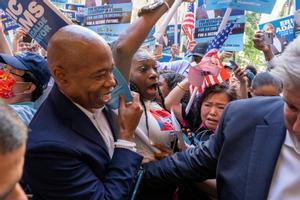 L’expolicia negre Eric Adams a un pas de ser el nou alcalde de Nova York