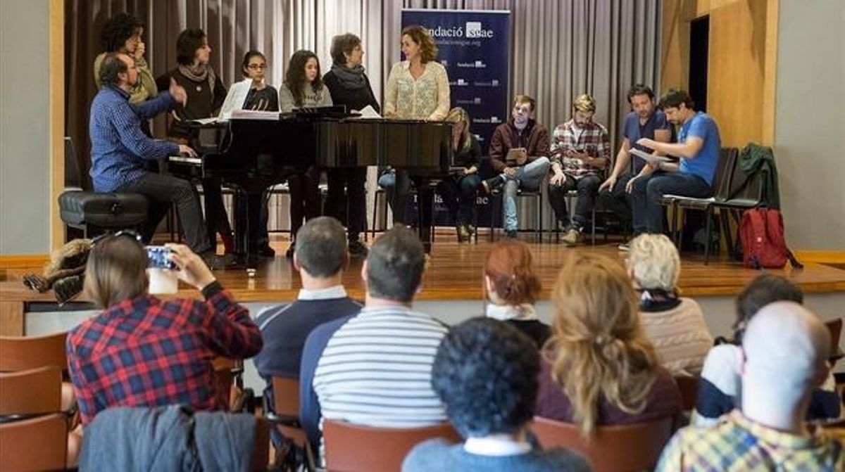 Lectores de EL PERIÓDICO asisten a un ensayo de ’Fang i setge’ en el auditorio de la SGAE. Lectores de EL PERIÓDICO asisten a un ensayo de ’Fang i setge’ en el auditorio de la SGAE.