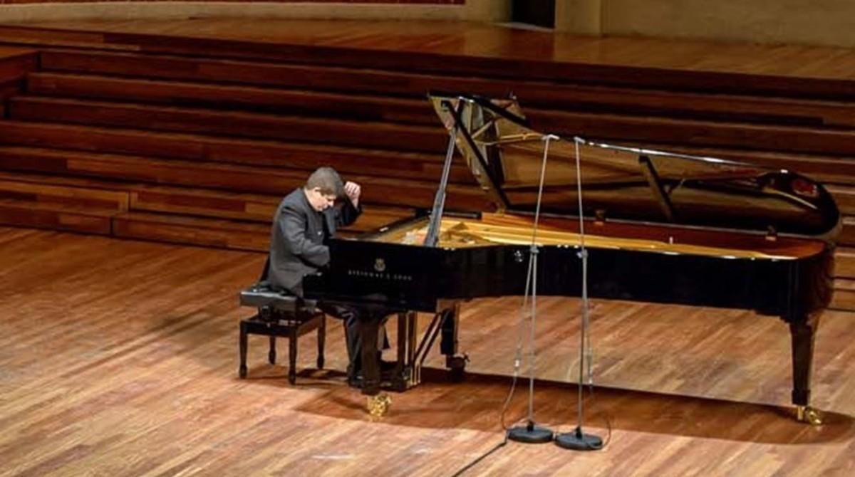 El pianista Javier Perianes, en el Palau de la Música. El pianista Javier Perianes, en el Palau de la Música.